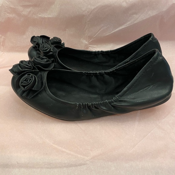 BCBGeneration Size 8 Black Ballet Flats - Picture 2 of 7
